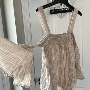 Jessica simpson maternity cold shoulder top S